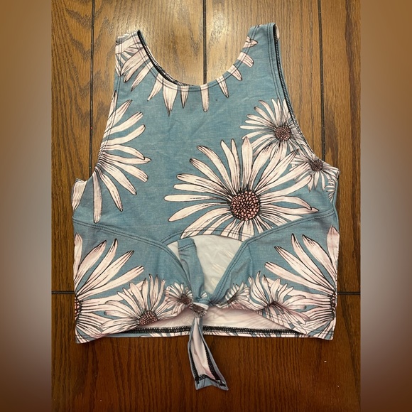 Boutique Cropped Tank - Picture 3 of 3